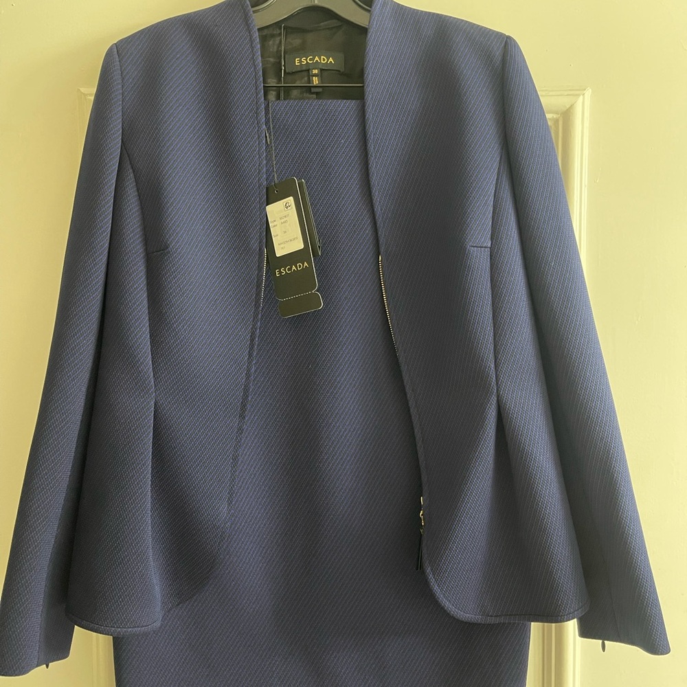 Escada Women's Navy Blazer and skirt. Navy Blue